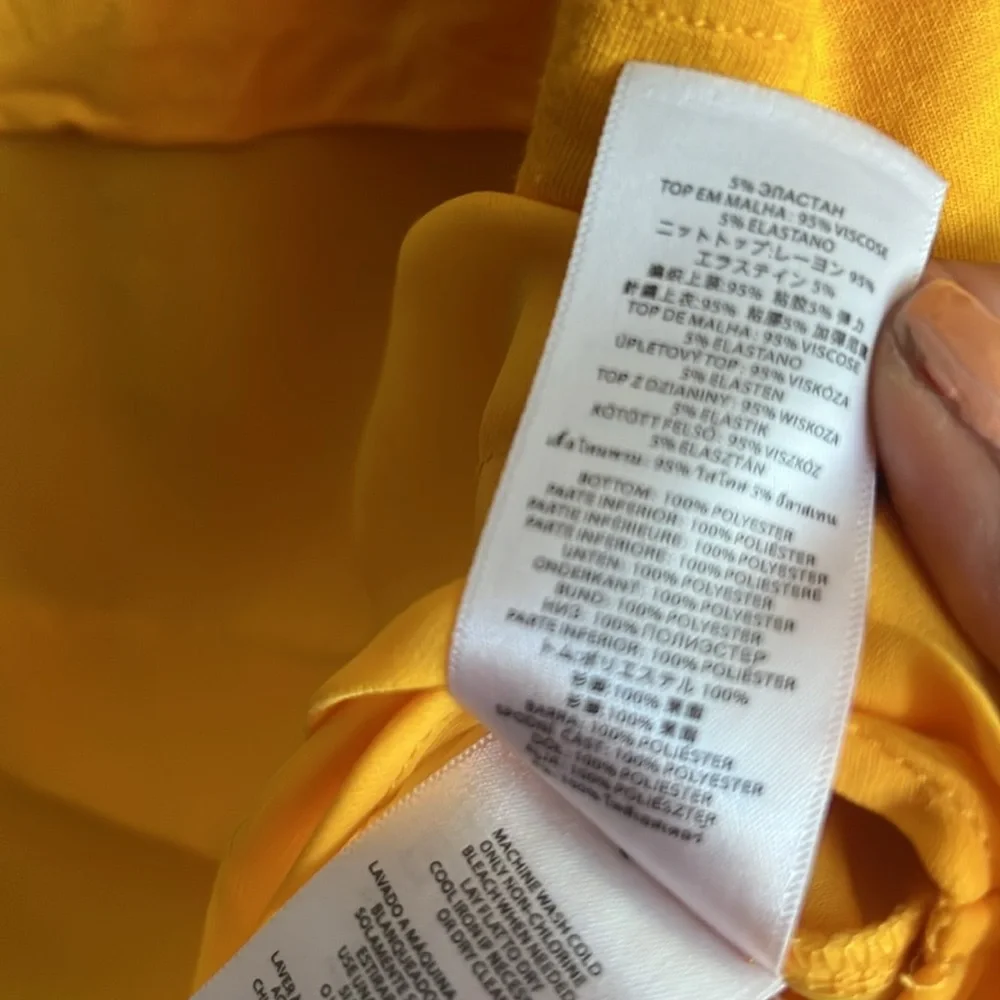 Michael Kors Women’s sleeveless top color yellow size Medium